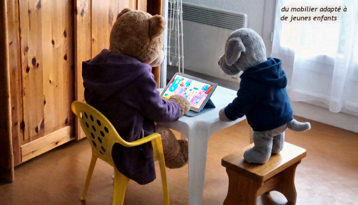 mobilier adapté à de jeunes enfants